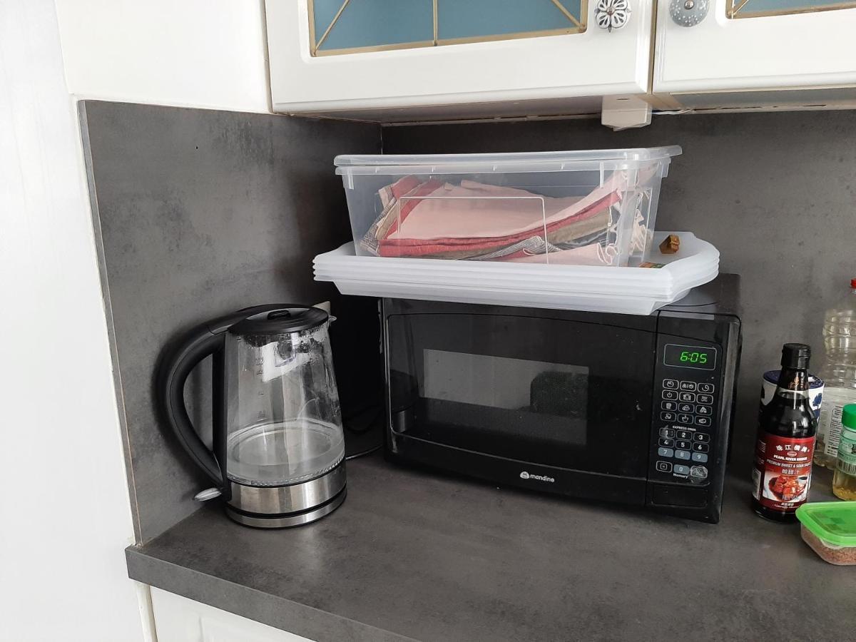 Pratique Et Calme Dans Centre De Evry Apartment Courcouronnes Luaran gambar